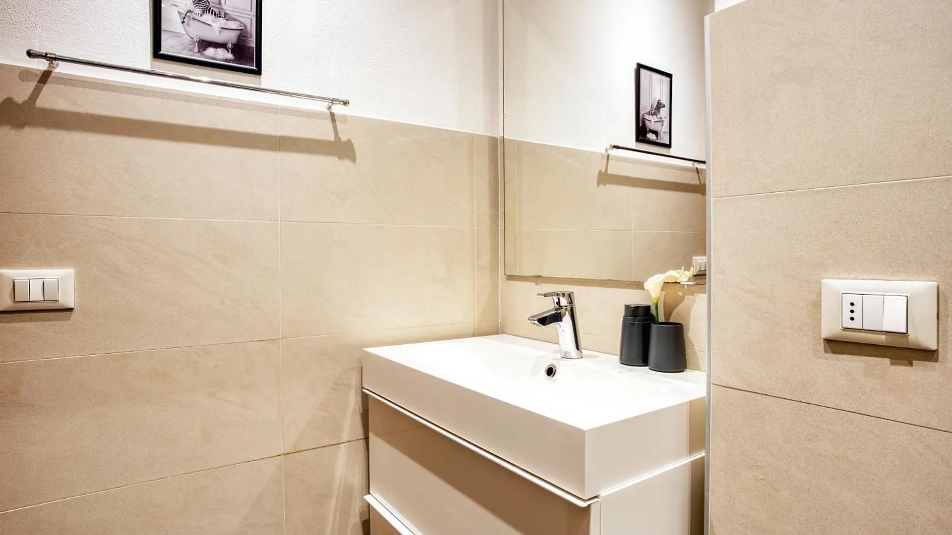 Just Urban Stays - Delightful Apartment - Porta Romana Milan